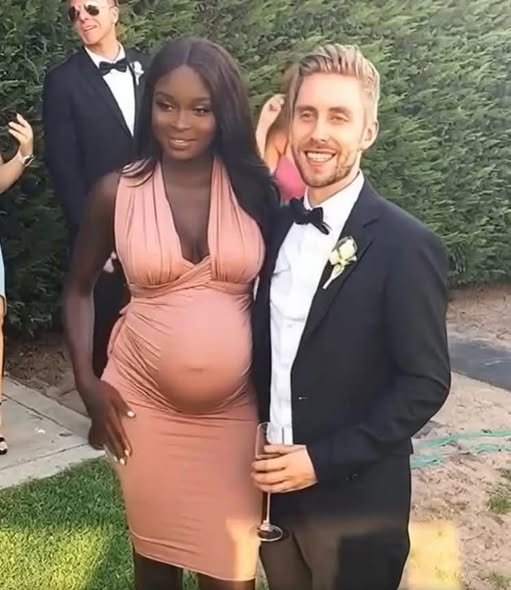 Van één enkele foto tot een wereldwijd liefdesverhaal: het stel dat miljoenen inspireert
