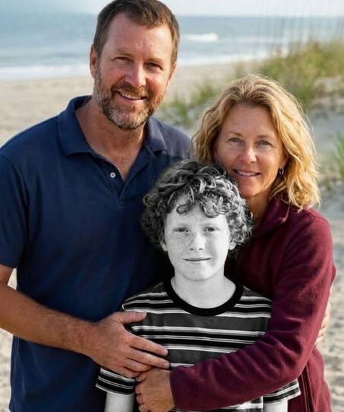 Mijn 13-jarige zoon overleed. Een paar weken later belde zijn lerares me op en zei: “Mevrouw, uw zoon heeft u iets nagelaten. Komt u alstublieft onmiddellijk naar school.”