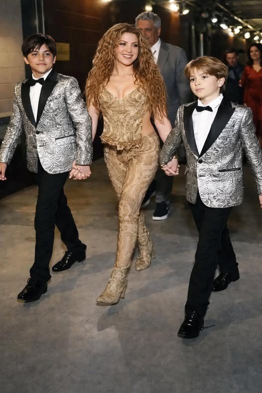 Shakira kreeg veel kritiek omdat ze haar kinderen zo naar school liet gaan.