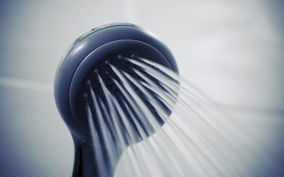 Waarom je onder de douche zou moeten plassen