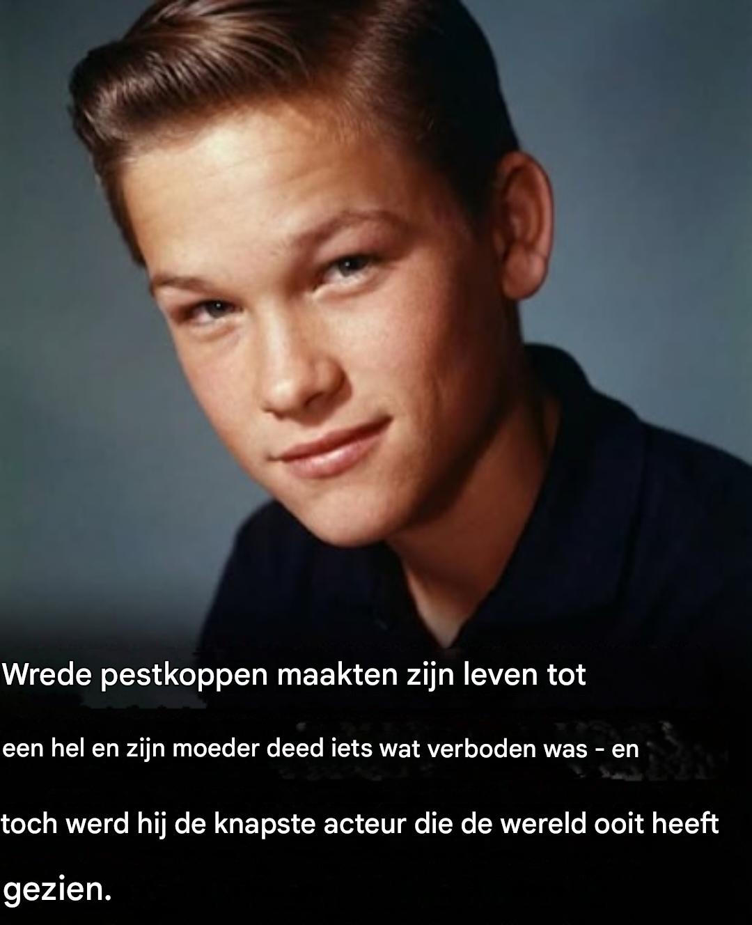 Deze knappe jongeman werd geboren in 1952. Maar wrede pestkoppen braken hem bijna. Zijn zus stierf een tragische dood. Hij worstelde met alcoholisme. En ondertussen groeide hij uit tot een Hollywood-icoon. Dus wie is hij? 🤔 Naam en verhaal in de reacties: