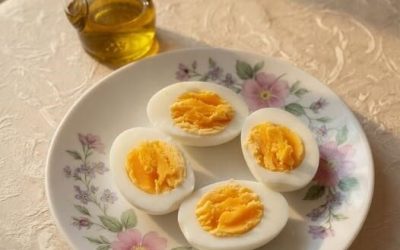 Voedingsdeskundigen waarschuwen dat het eten van eieren elke ochtend kan leiden tot…