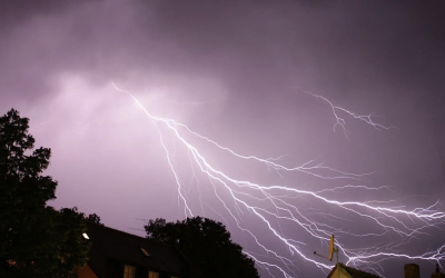 Weerwaarschuwing afgegeven: In deze provincies wordt zwaar onweer en veel regen verwacht