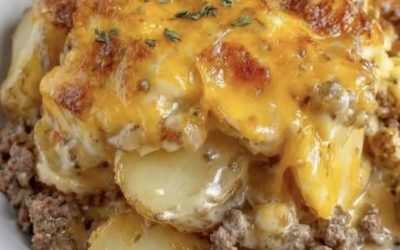 Hamburger- en aardappelovenschotel uit de slowcooker met 4 eenvoudige ingrediënten