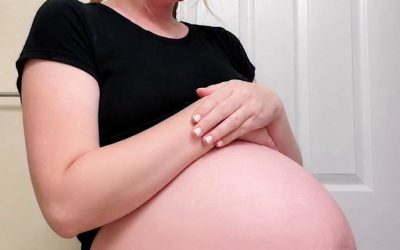 Ik raakte zwanger toen ik 15 was, en toen mijn ouders erachter kwamen, zetten ze me het huis uit en zeiden: “Je hebt onze familie te schande gemaakt. Vanaf vandaag ben jij