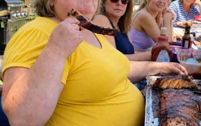 Schoonmoeder kwam steeds met haar hele clan voor een gratis barbecue bij ons thuis — toen ze op de 4e weer met lege handen kwamen, gaf ik ze in plaats daarvan een les