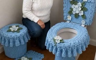 Handhaken is niet alleen een kunstvorm, maar ook een manier om persoonlijkheid en warmte aan onze ruimtes toe te voegen. Gehaakte badkamersets zijn een uitstekende keuze voor wie een gewone badkamer wil transformeren in een elegante oase. Deze items zijn niet alleen functioneel, maar voegen ook een vleugje tijdloze schoonheid toe, waardoor ze perfect passen bij elk interieur.