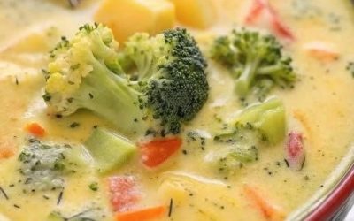 Broccoli- en aardappelsoep – ongelooflijk lekker en klaar in 20 minuten! 😍 Ik heb het naar iedereen gestuurd die me bedankt heeft.