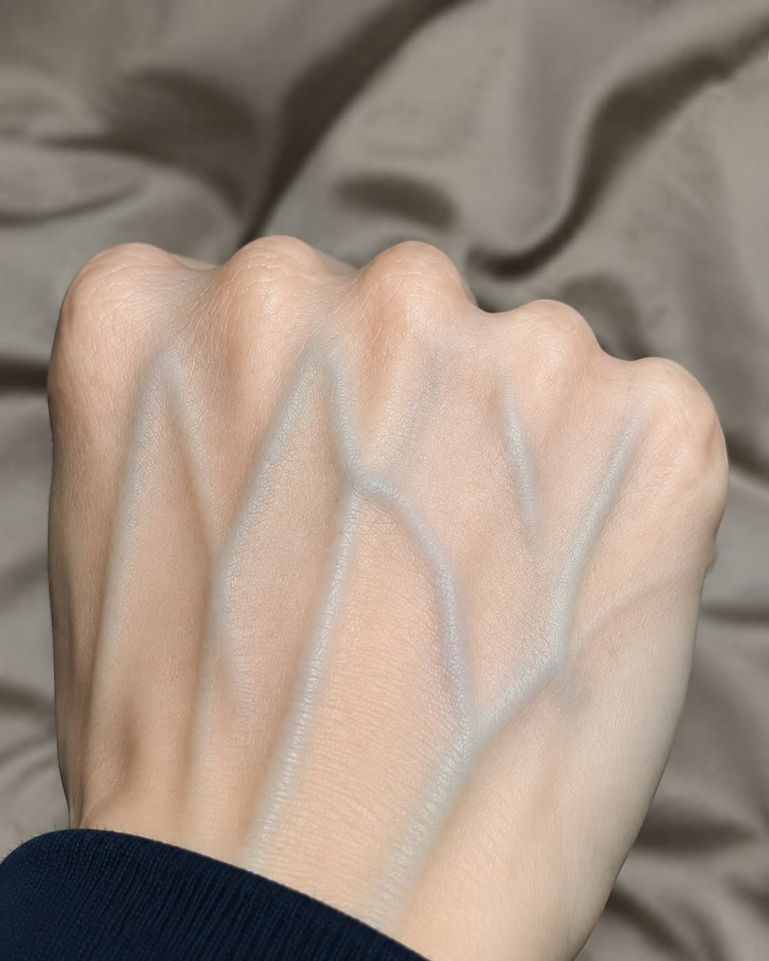 Als de aderen in je hand zichtbaar zijn, is dat een teken van kanker… Lees meer